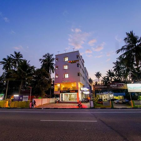 Hotel Luxe Vue - Premium Thiruvananthapuram Esterno foto