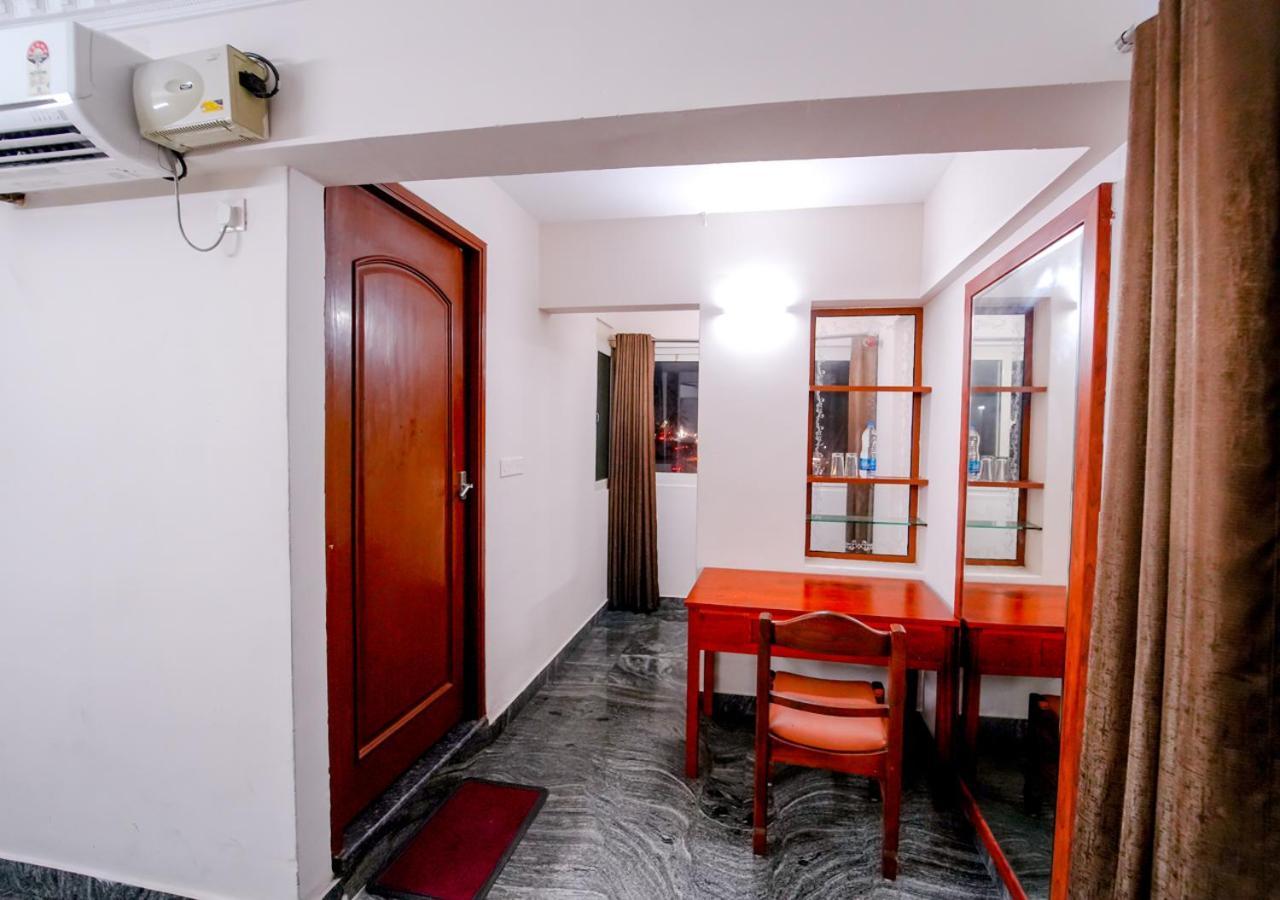 Hotel Luxe Vue - Premium Thiruvananthapuram Esterno foto