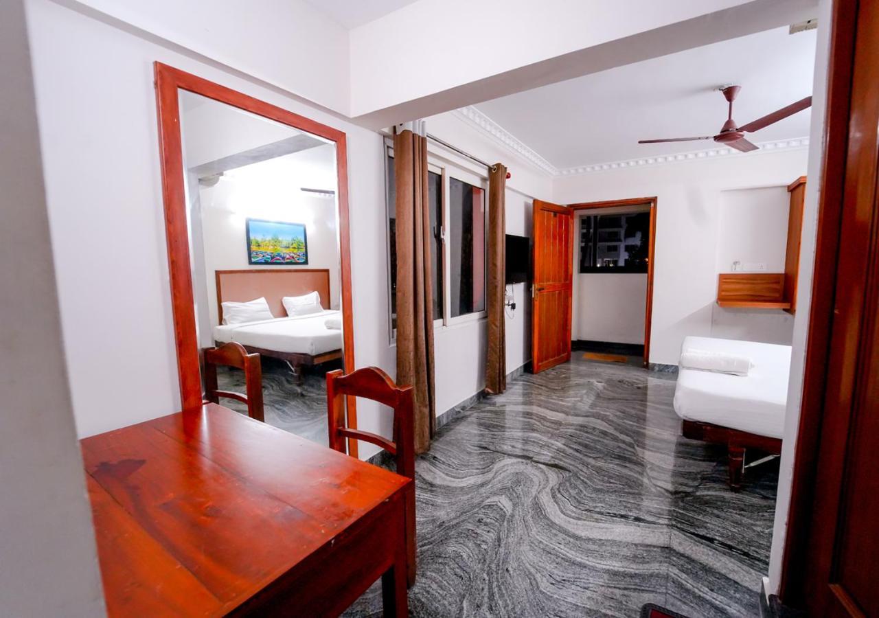 Hotel Luxe Vue - Premium Thiruvananthapuram Esterno foto