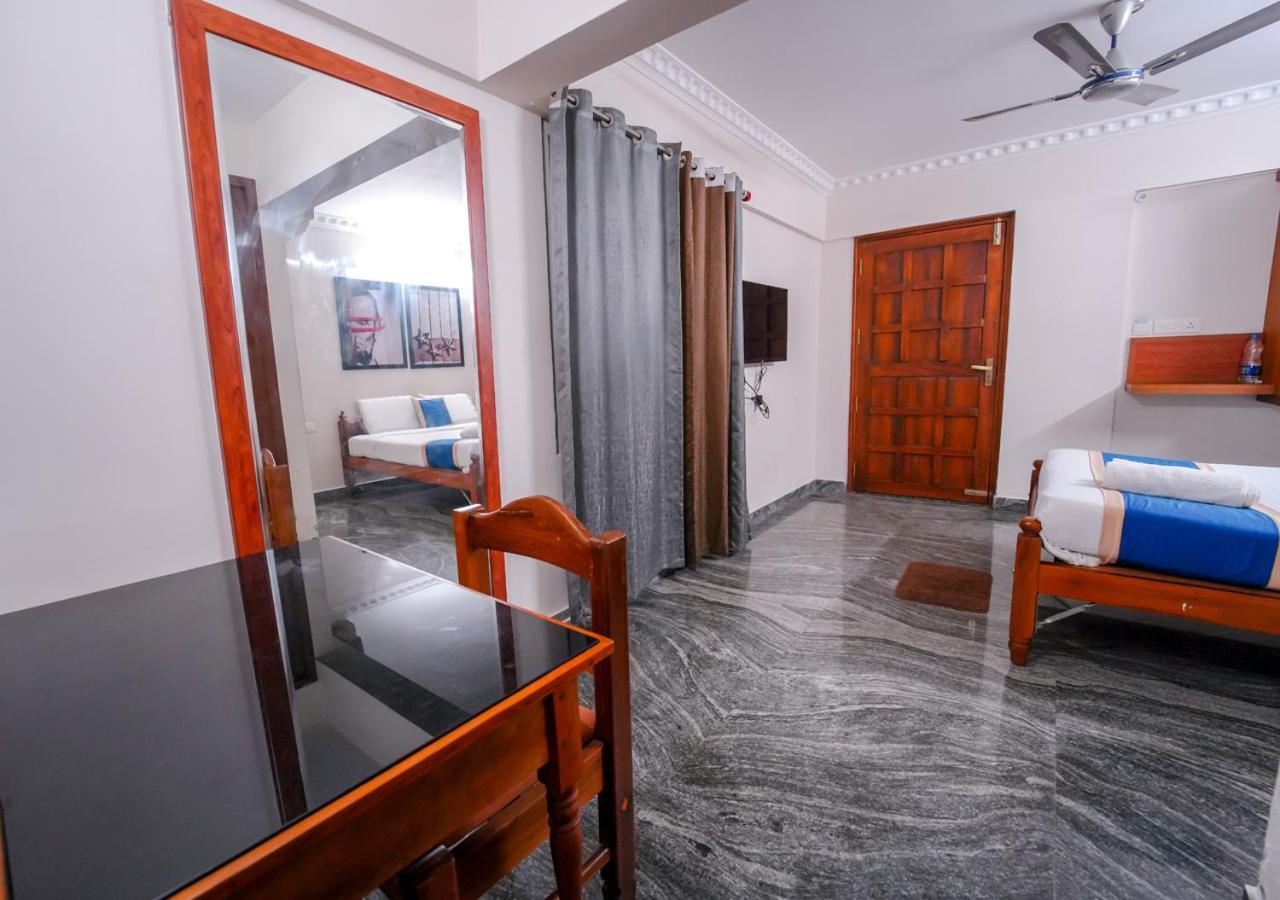 Hotel Luxe Vue - Premium Thiruvananthapuram Esterno foto